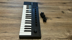 Native Instruments Komplete Kontrol M32 Key Micro Keyboard Controller